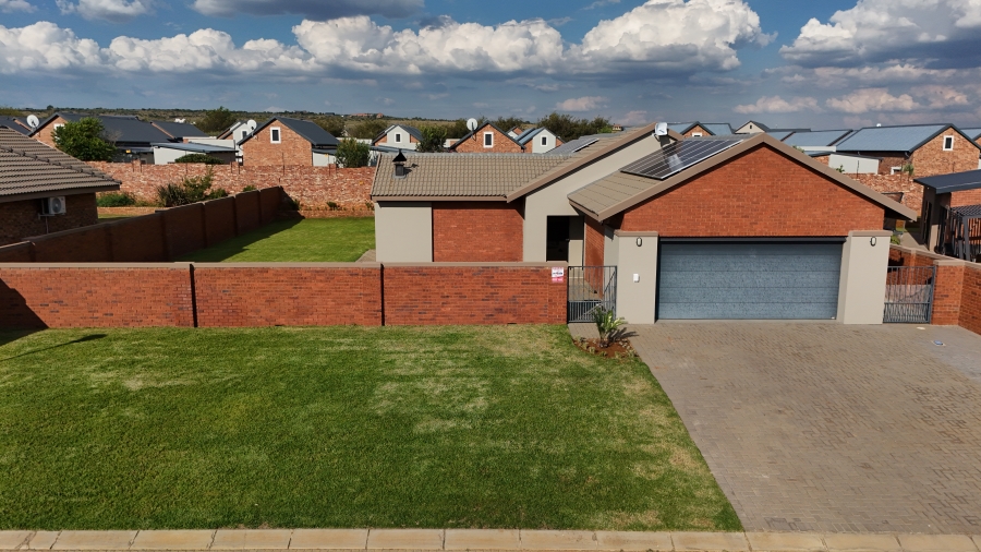 3 Bedroom Property for Sale in Van Der Hoff Park North West